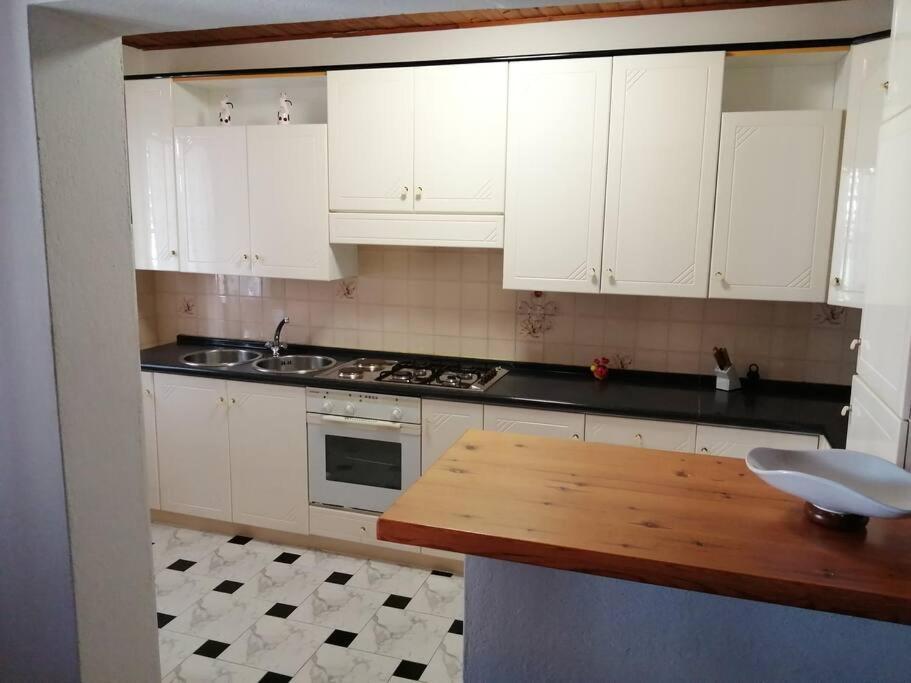 Apartmán Casa Carlo Chia Exteriér fotografie