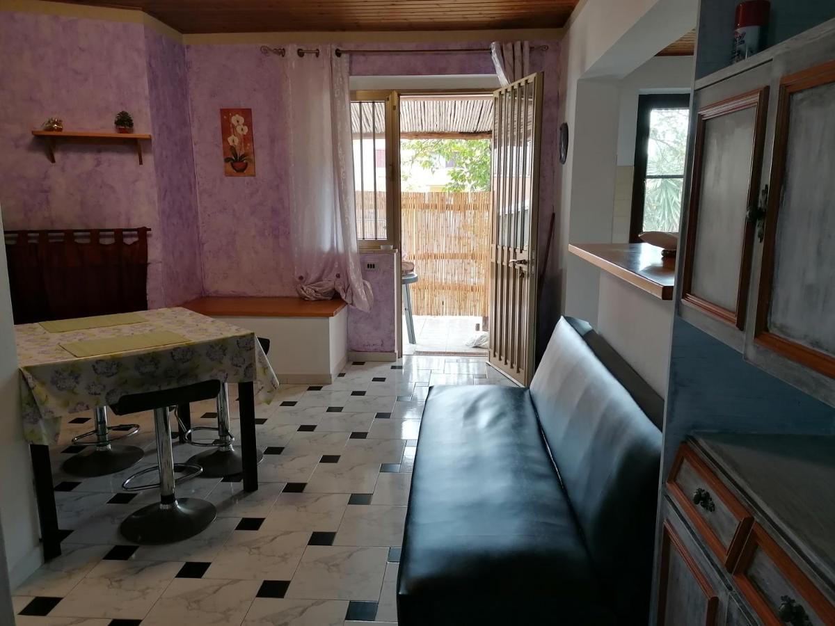 Apartmán Casa Carlo Chia Exteriér fotografie